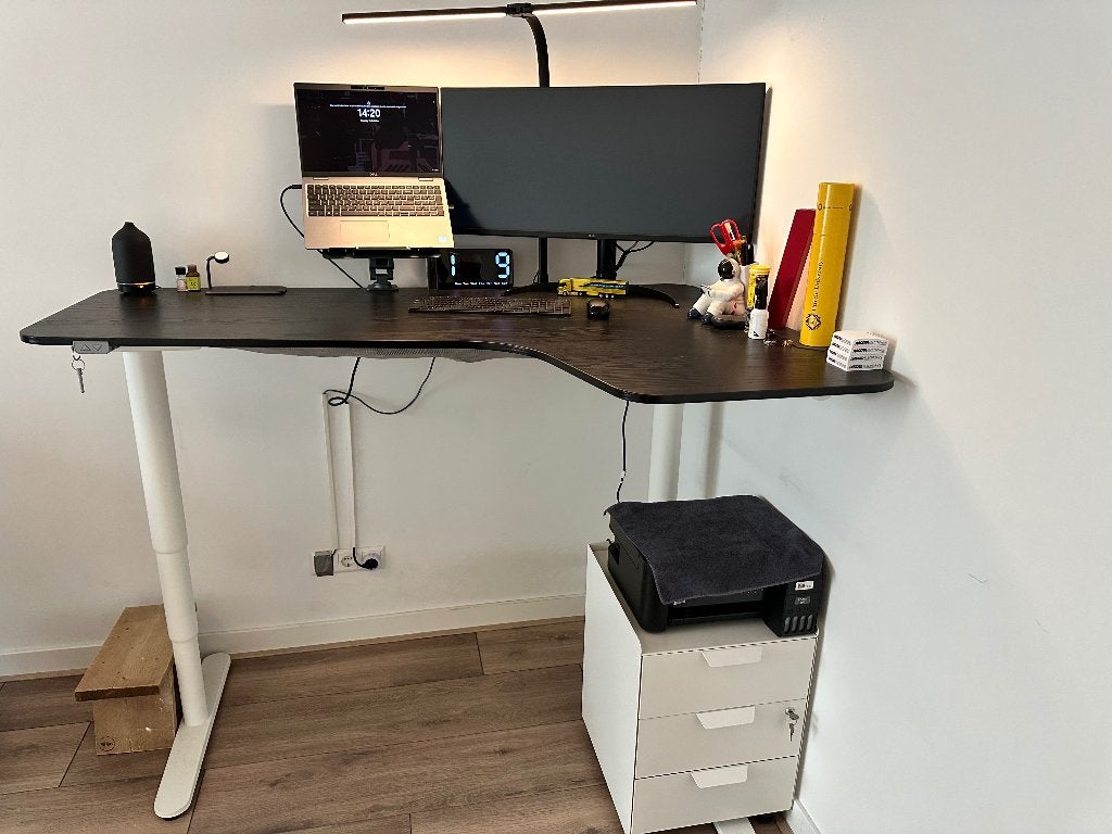 IKEA Bekant Zit Sta Elektrisch Bureau, Ophalen, Zit-sta bureau, Scandinavisch, Hout
