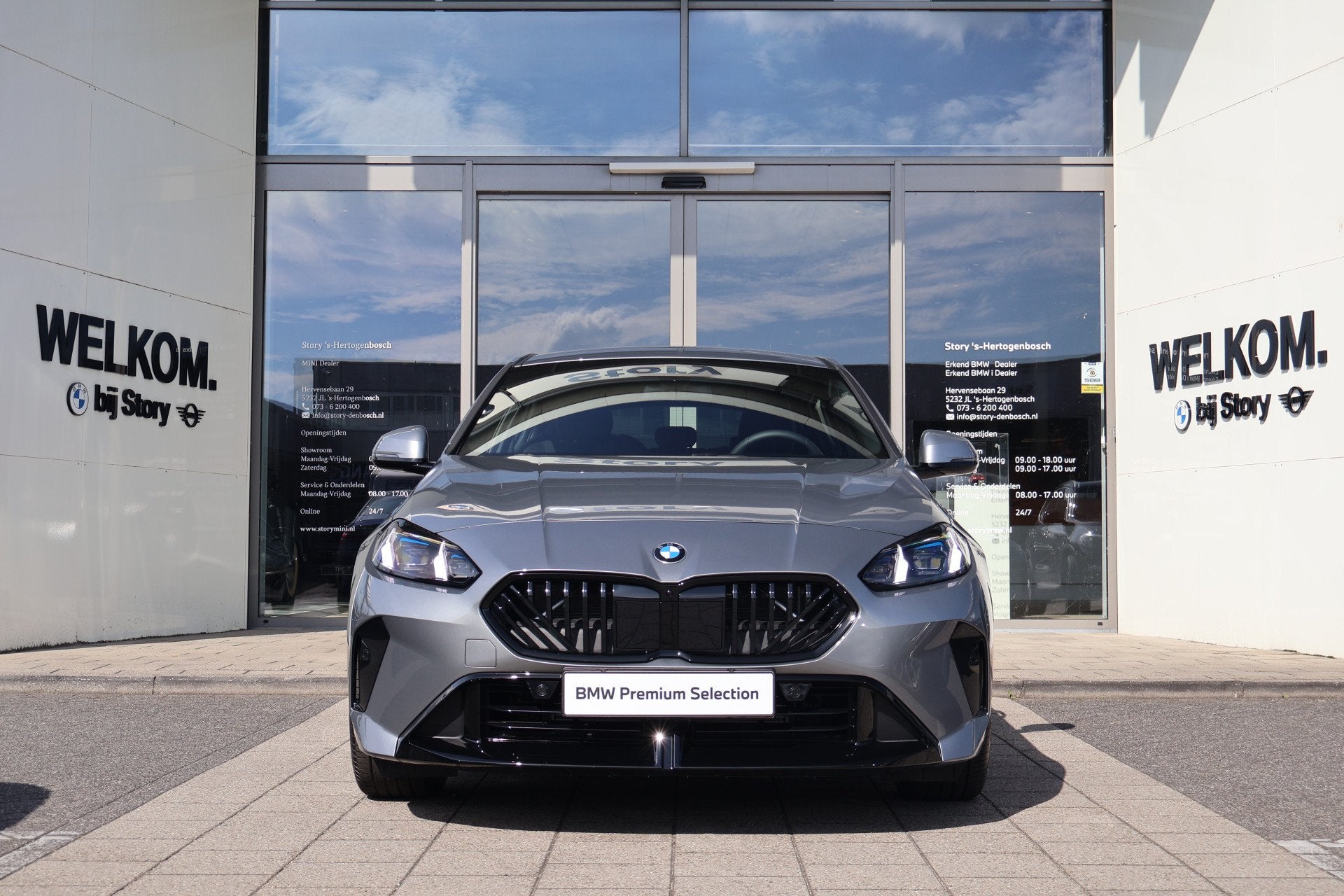 BMW 1 Serie 120 M Sport Automaat / Sportstoelen / Achteruitr, Auto's, Dealer onderhouden, 156 pk, Met garantie (alle), Origineel Nederlands