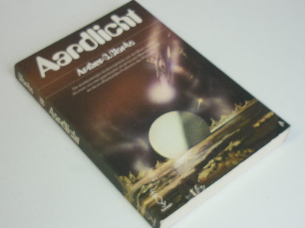 Arthur C. Clarke: Aardlicht (Fontein SF), Ophalen of Verzenden, Gelezen