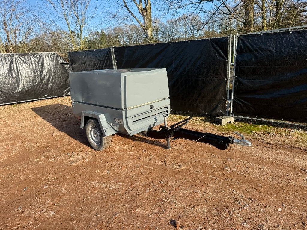 Mobiele compressor 3m³, Ophalen, Geluidgedempt, Gebruikt, 800 liter/min of meer