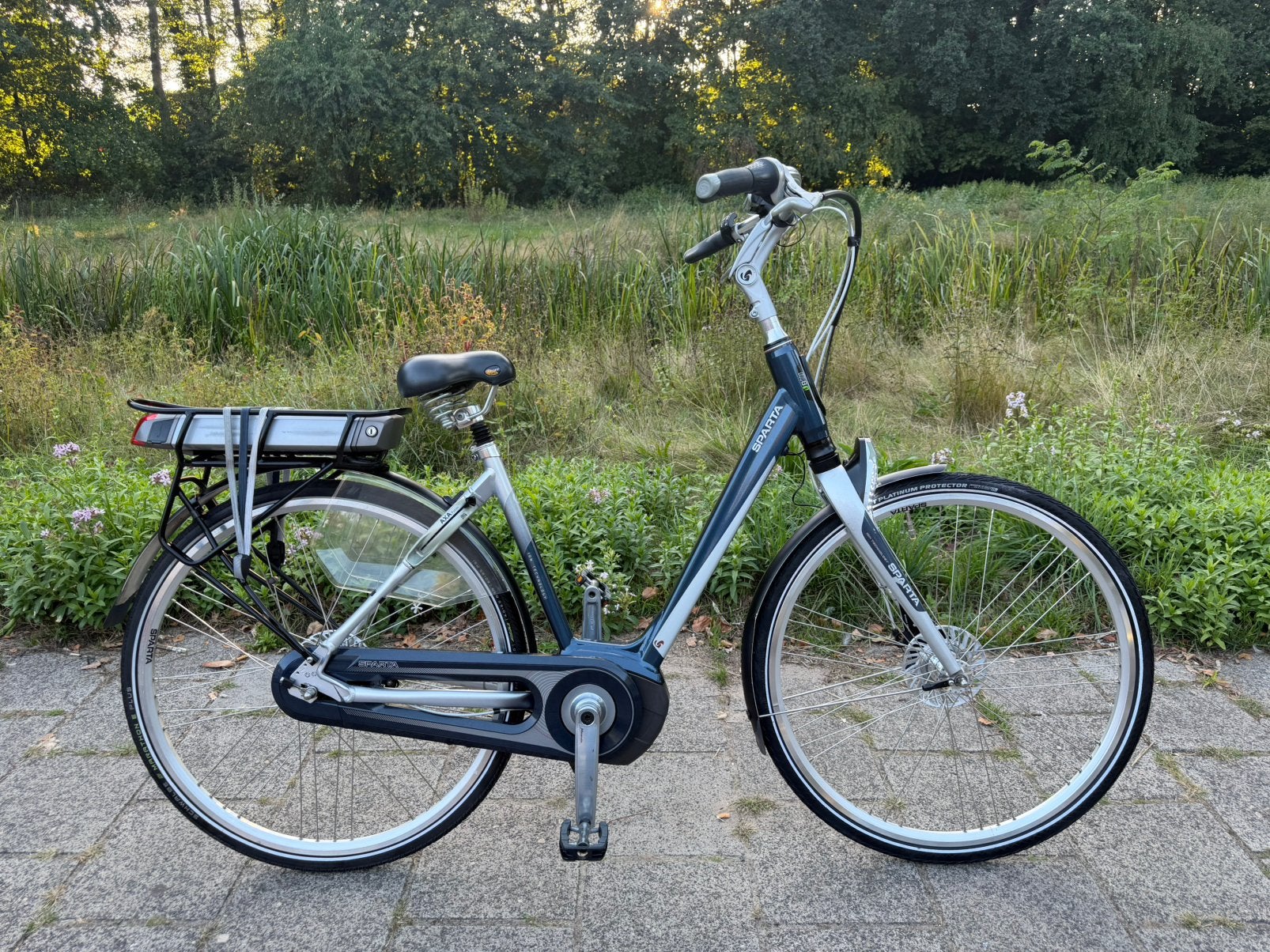 Sparta ion M8i elektrische dames/herenfiets middenmotor, Ophalen, Zo goed als nieuw, 50 km per accu of meer, Sparta