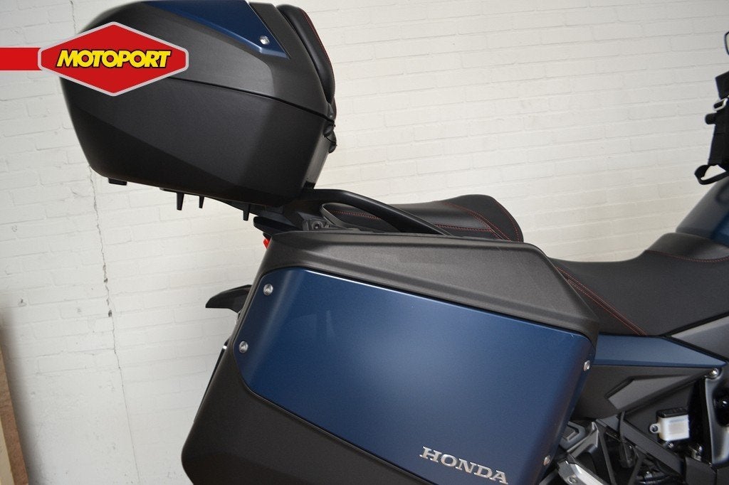 Honda NT 1100 DCT (bj 2024), Dorneveld 180-184
B-1731  Zellik, BE, Honda Motor Europe, Bedrijf, Toermotor
