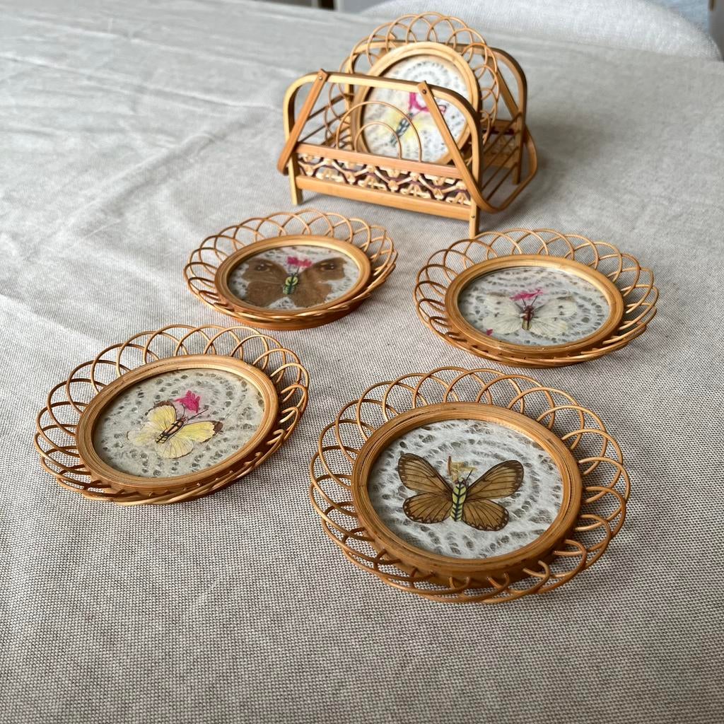 Vintage vlinder onderzetters set met bamboe houder, Ophalen of Verzenden, Gebruikt, Glas of Kopje