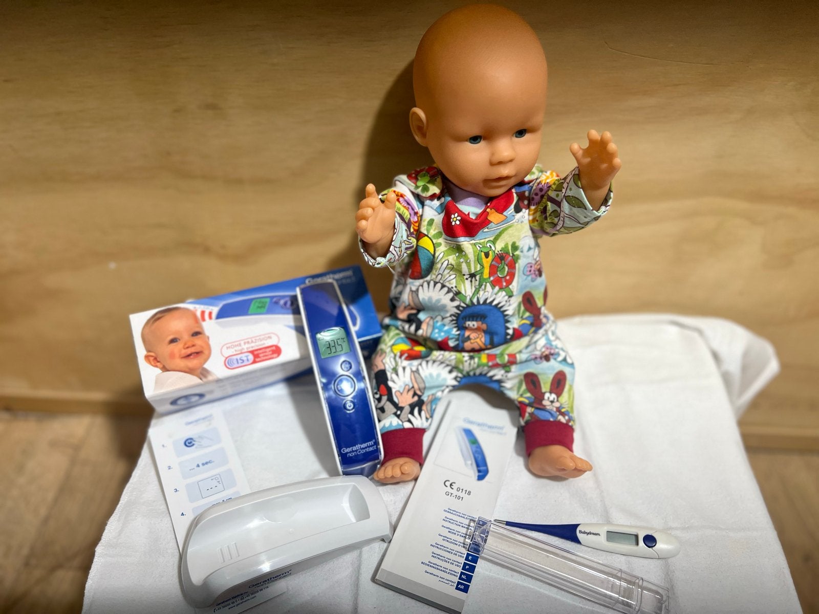 2 Nieuwe Thermometers: Geratherm Non-Contact & Klassiek, Huis en Inrichting, Ophalen, Lichaamsthermometer, Kunststof, Nieuw