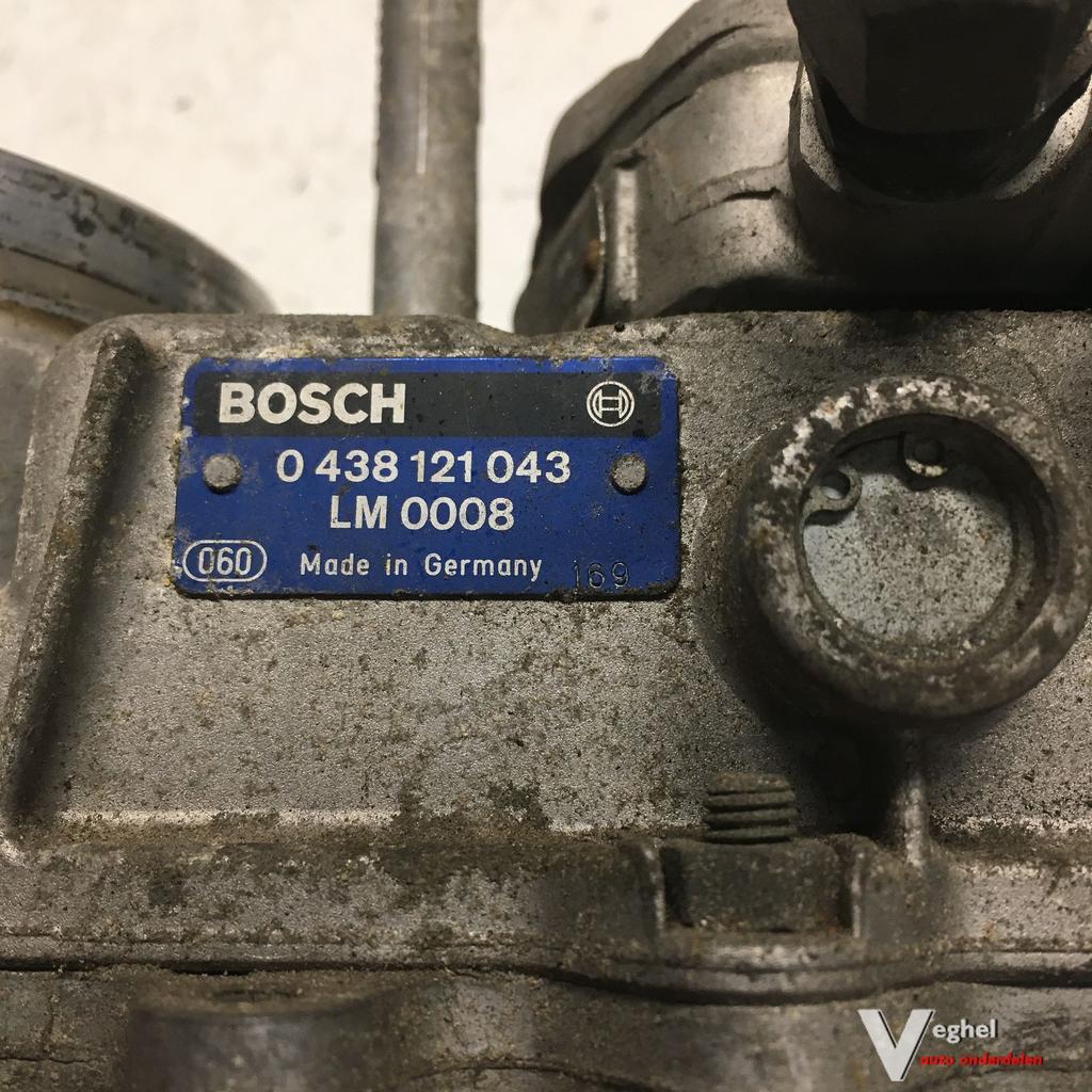 Mercedes W124  Spinnekop  Bosch 0438 121 043, Auto-onderdelen, Gebruikt, -, -, Ophalen of Verzenden
