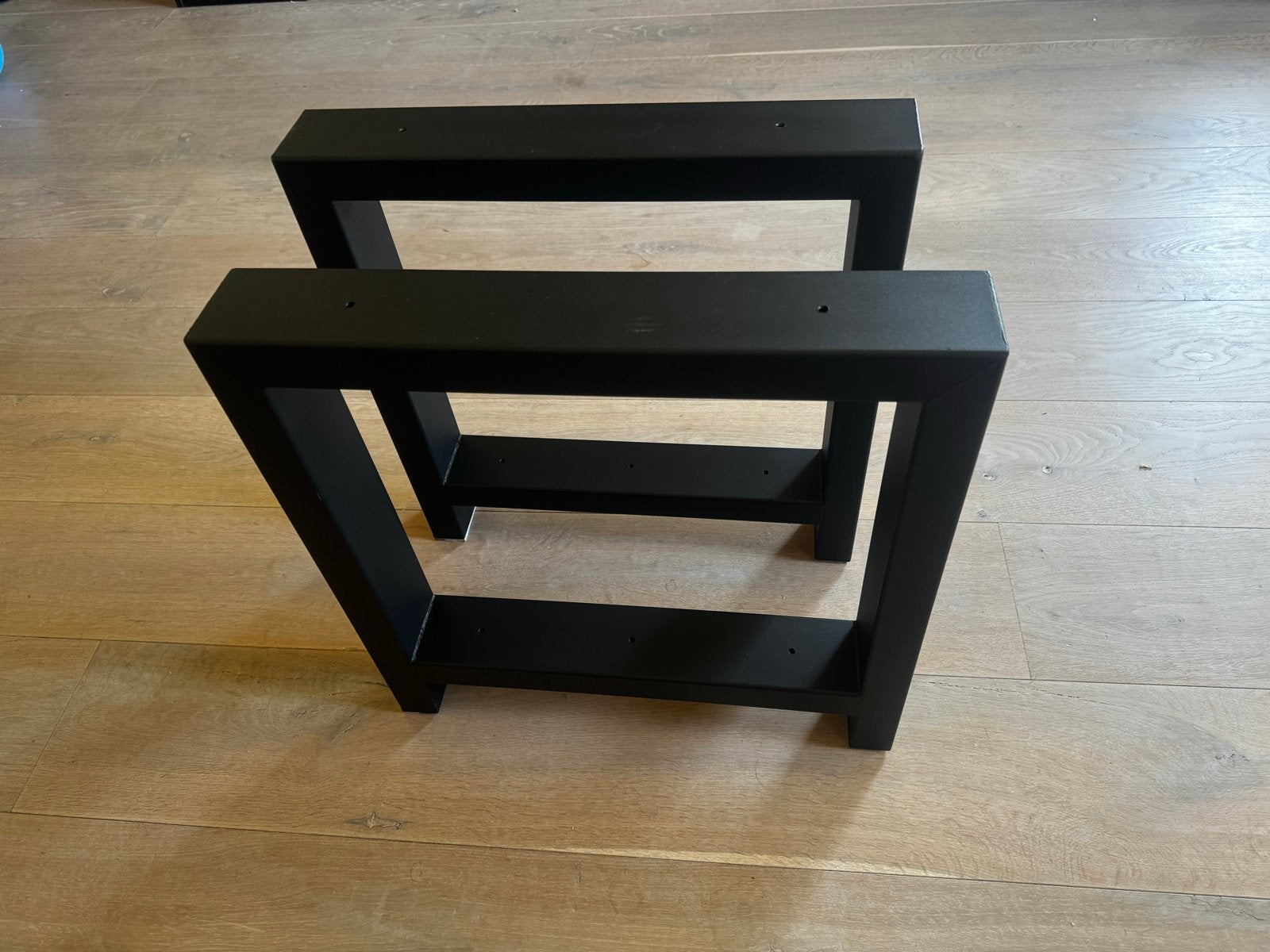 Zwarte metalen (salon) tafelpoot (2 stuks), Huis en Inrichting, Tafelonderdelen, Ophalen, Tafelpoot, Gebruikt, Minder dan 50 cm