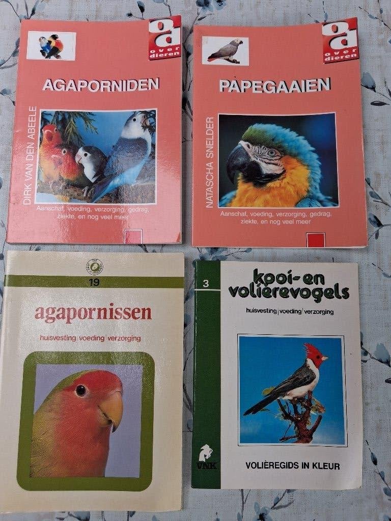 Boeken over vogels: Agaporniden, Papegaaien, Kooivogels, Boeken, Gelezen, Ophalen of Verzenden, Dirk van den Abeele, Natascha Snelder e.a.