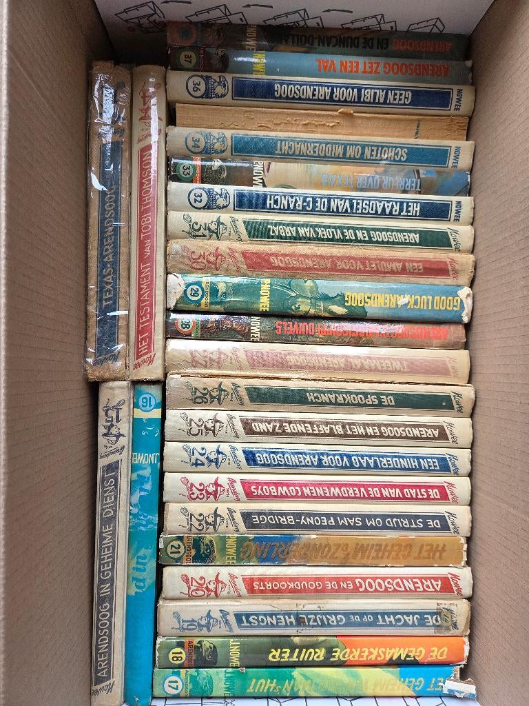 Bijna volledige Arendsoog boekenserie, Ophalen, Gelezen, J. Nowee