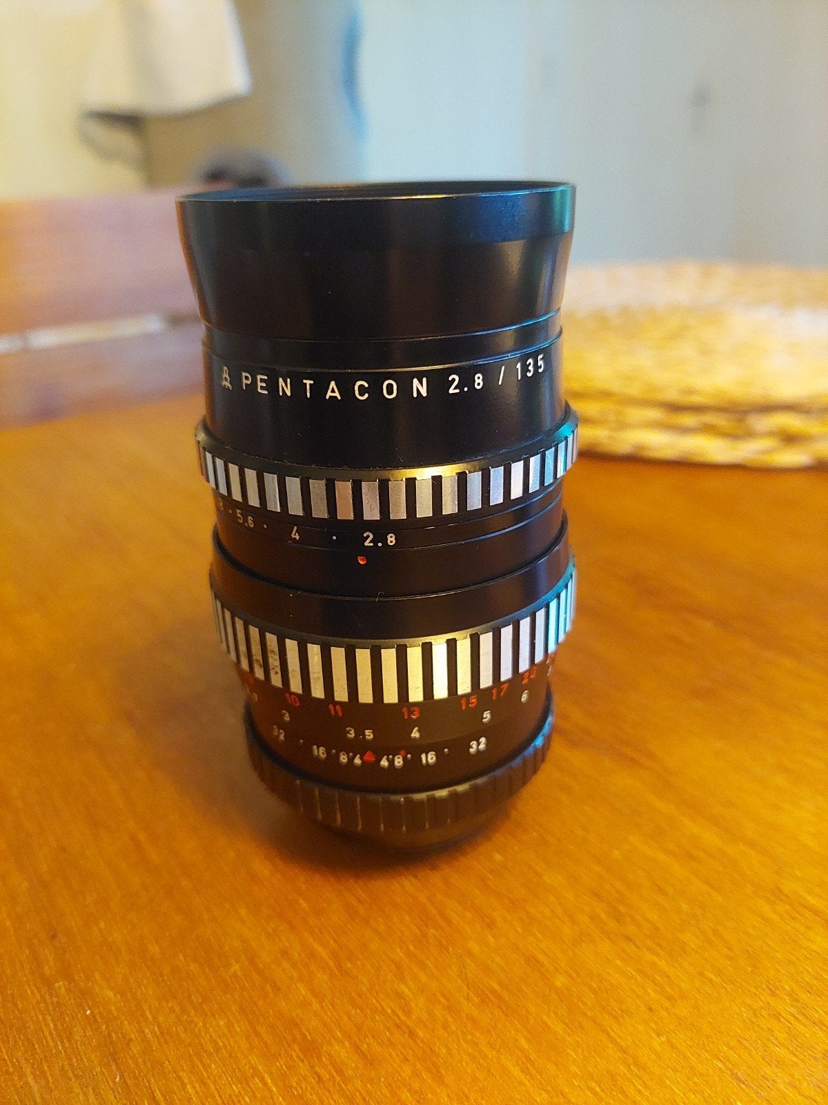 Pentacon 135mm f2.8 (Meyer-Optik Orestor) Bokeh Monster, Gebruikt, Handmatige focus, Overige merken, M42