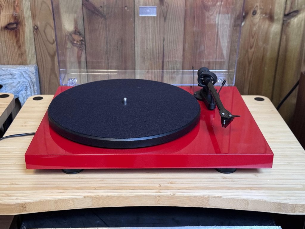 Pro-Ject Debut Carbon + Ortofon red element, Ophalen of Verzenden, Gebruikt, Platenspeler, Overige merken