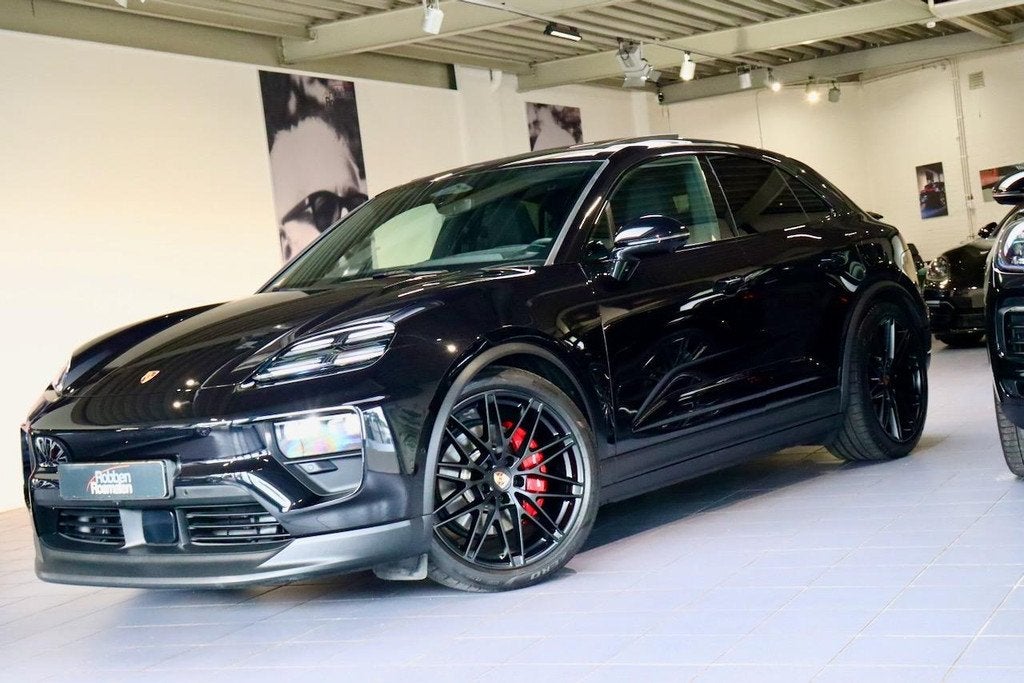 Porsche Macan 4S 100 kWh NL|1e Eig|MEGA VOL|NP €132.437, Auto's, Porsche, Automaat, Gebruikt, Zwart, Vierwielaandrijving