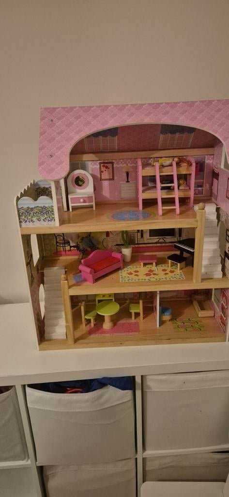 Houten poppenhuis met meubels, Ophalen, Gebruikt, Poppenhuis