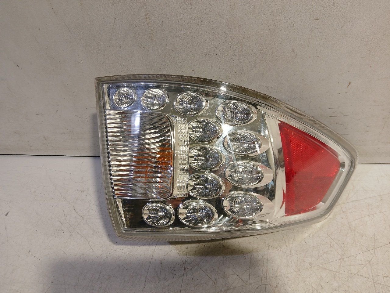 Achterlicht links buiten Subaru Impreza, Auto-onderdelen, Subaru, Onderdelen@venauto.nl, Van der Ven Autorecycling B.V., Gebruikt