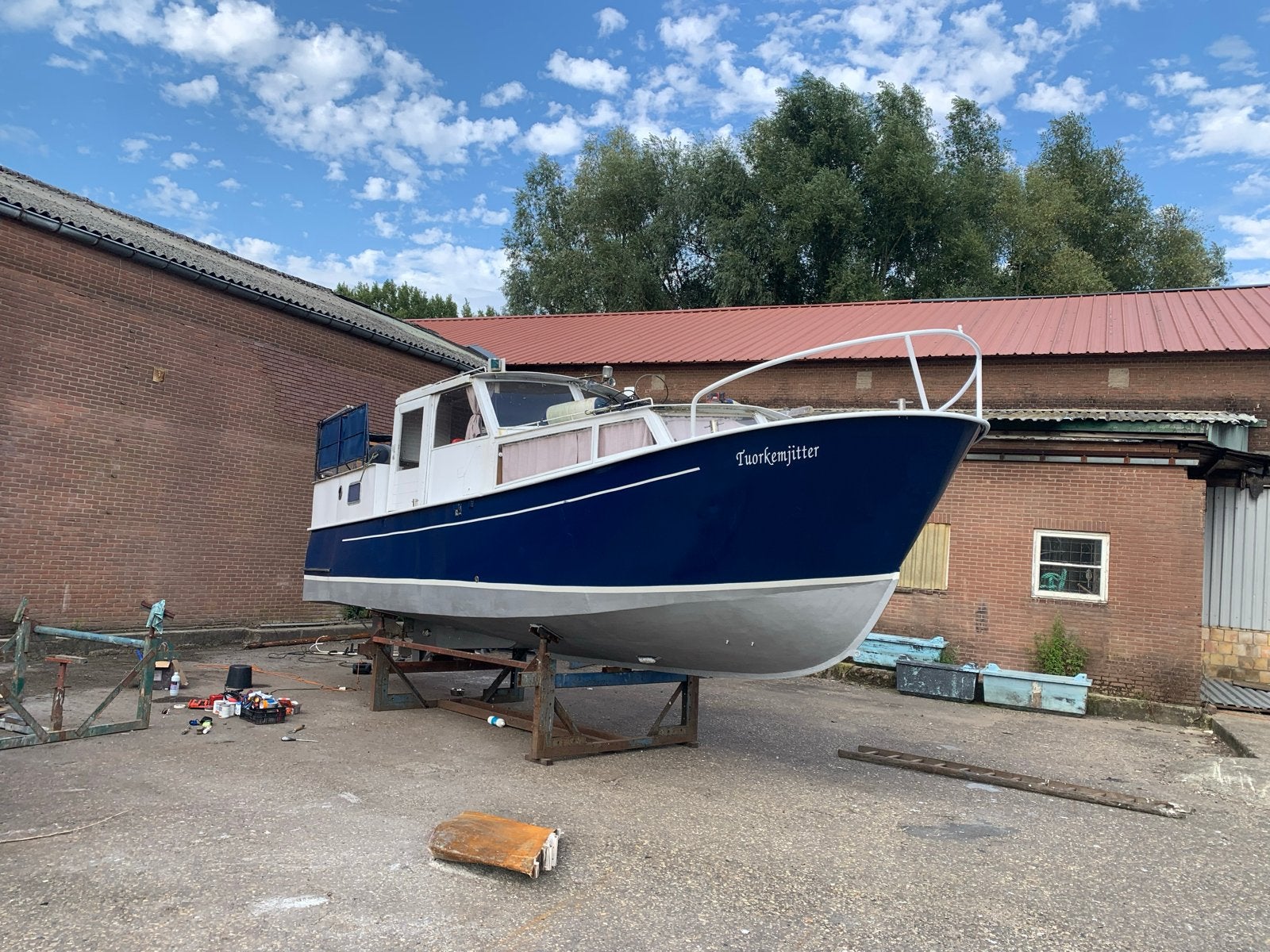 Jacht 9m met 4 slaapplaatsen en Mercedes OM617 motor, Watersport en Boten, Ophalen, Gebruikt, Binnenboordmotor, Keuken