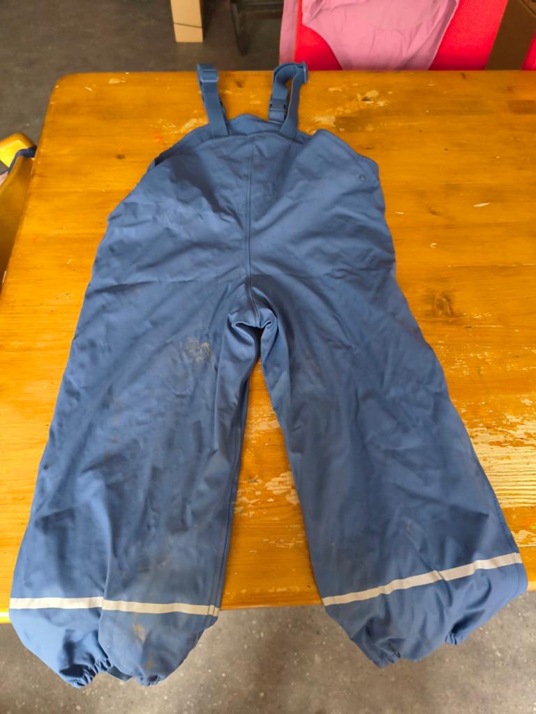 Buitenspeelbroek, blauw, maat 122/128, Kinderen en Baby's, Ophalen of Verzenden, Gebruikt, Onbekend, Jongen of Meisje