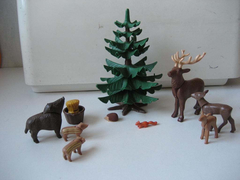 playmobil bosdieren met herten en zwijnen, Ophalen of Verzenden, Zo goed als nieuw