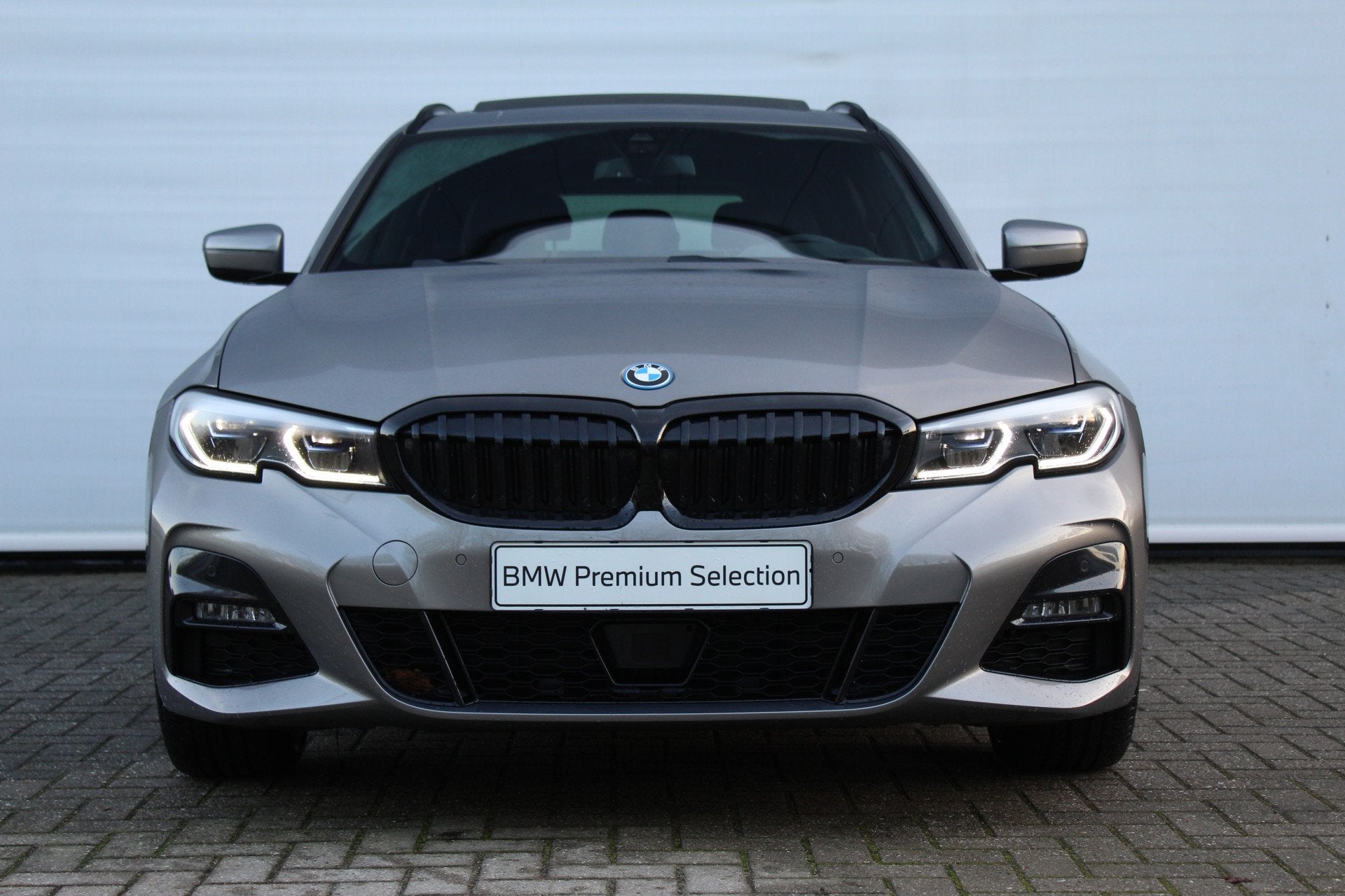 BMW 3 Serie Touring 330e High Executive M Sport Automaat / P, Auto's, BMW, Automaat, 1998 cc, Achterwielaandrijving, Gebruikt