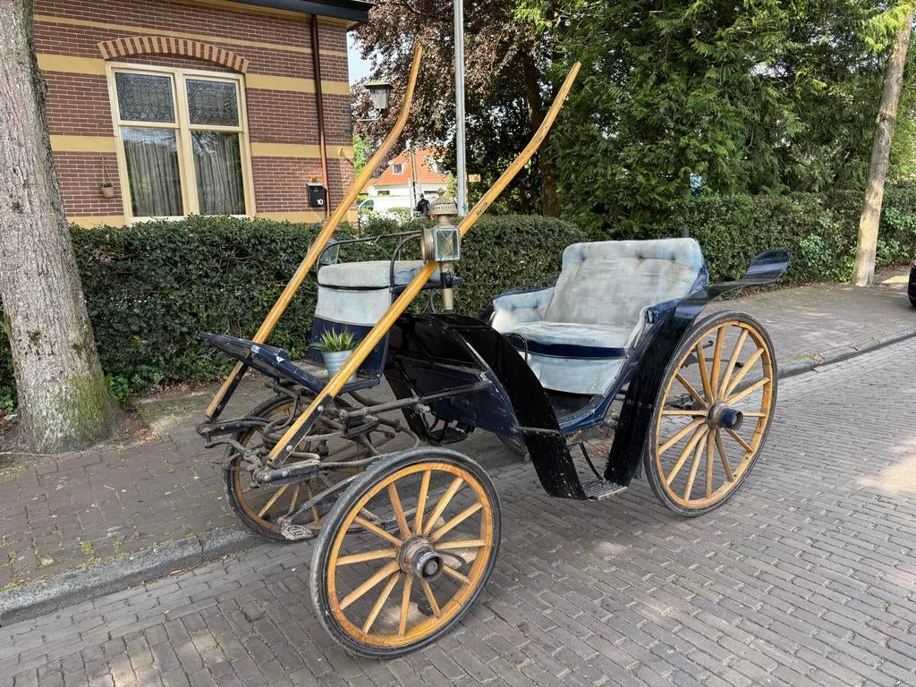 Antieke koets! Paardenkoets met houten wielen / lantaarns, Dieren en Toebehoren, Rijtuigen en Koetsen, Zo goed als nieuw, Overige typen