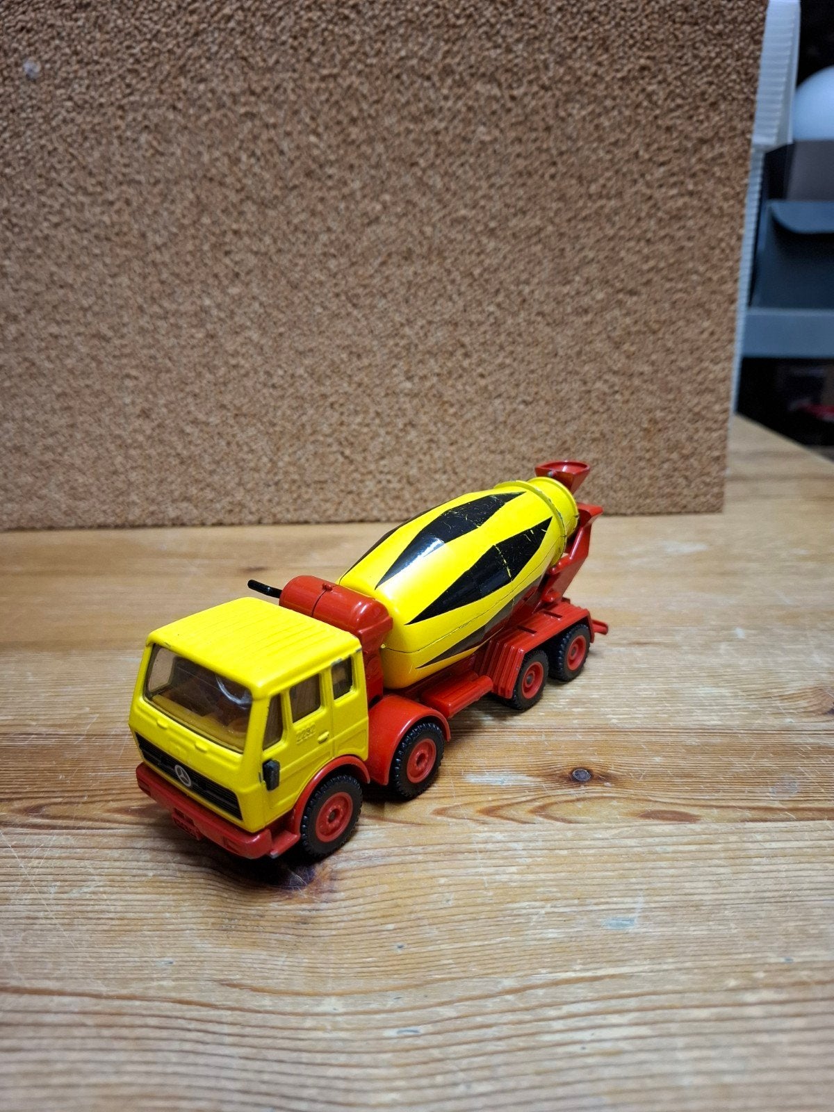 Siku Mercedes betonmixer, Ophalen of Verzenden, Gebruikt, Bus of Vrachtwagen, SIKU