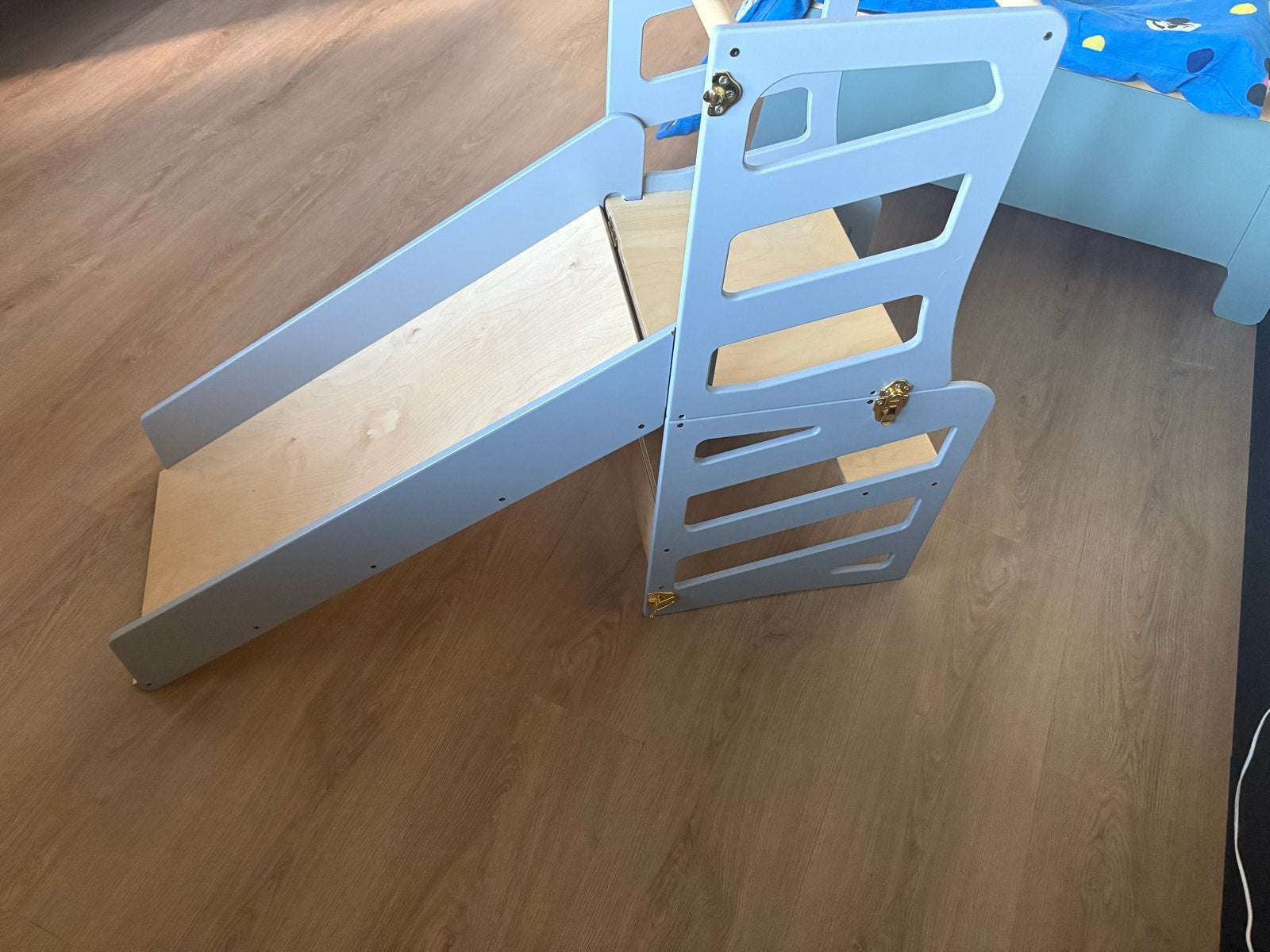 Foto 3 van Modulair Kidsmeubel: Keukenkruk, Bureau & Glijbaan - Lichtgr