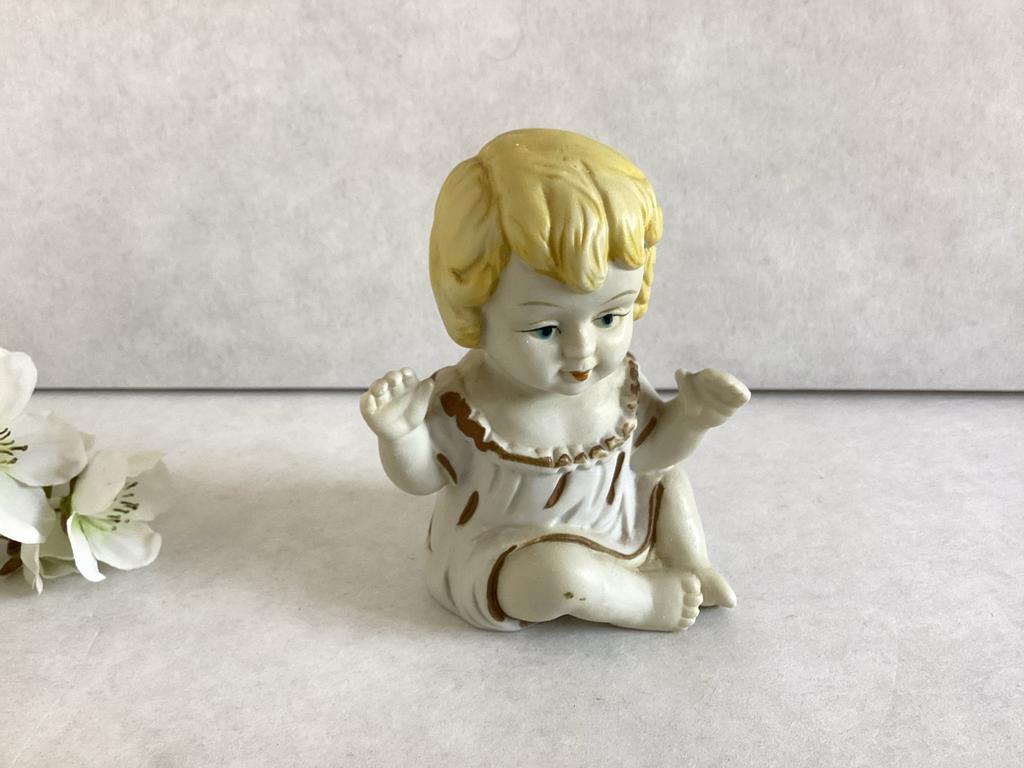 Porseleinen biscuit Piano Baby blond haar ~ zittend, Antiek en Kunst, Ophalen of Verzenden