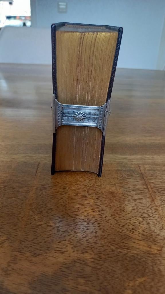 Antieke bijbel met zilveren slot, Antiek en Kunst, Ophalen of Verzenden