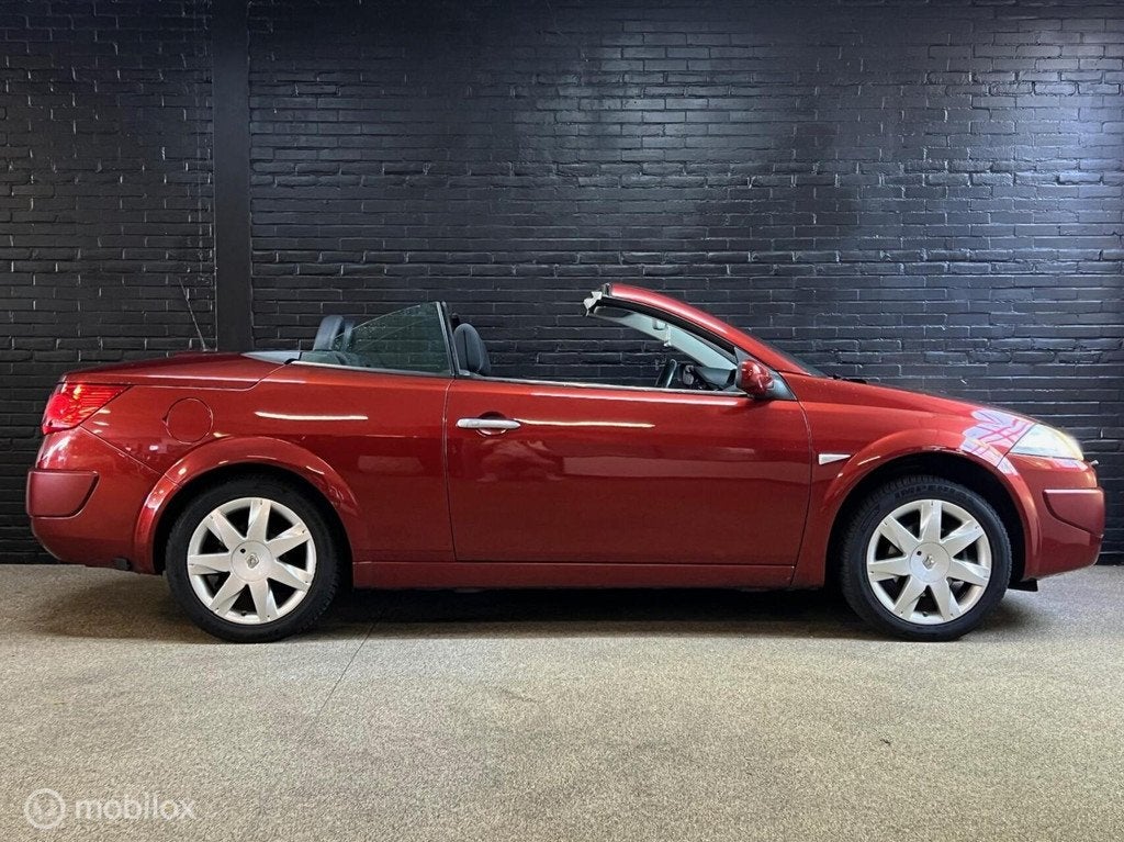 Renault Mégane Coupé-Cabriolet 2.0-16V Tech Line LPG, Voorwielaandrijving, 1998 cc, 135 pk, Gebruikt