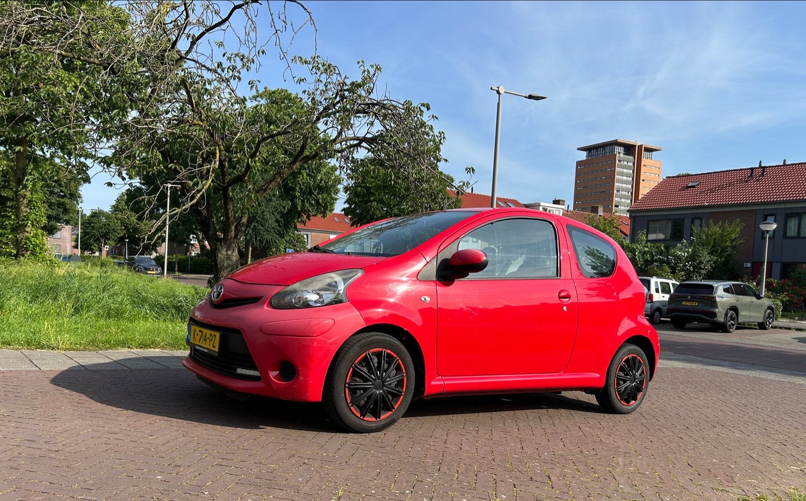 Toyota Aygo 1.0 12V Vvt-i 3DRS MMT 2013 Rood, Auto's, Toyota, Voorwielaandrijving, 4 stoelen, Handgeschakeld, Particulier