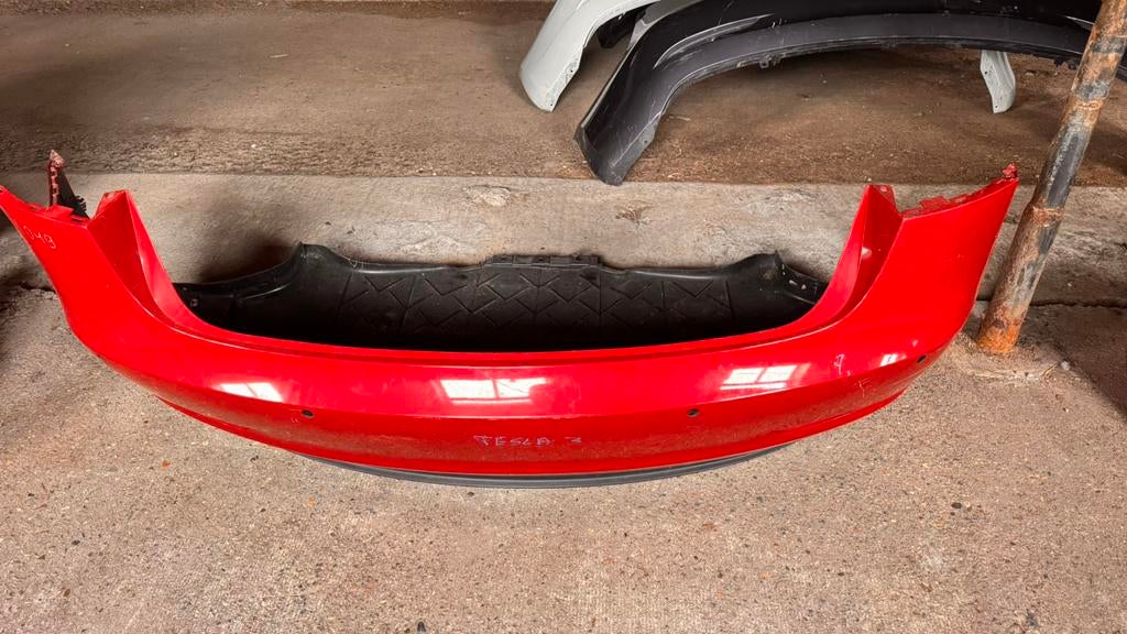 Bumper achter tesla model 3 ., Ophalen of Verzenden, Gebruikt, Achter, Bumper