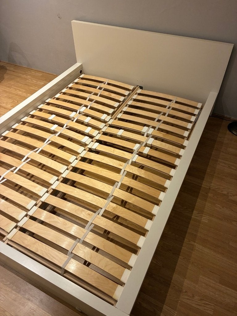 Bed wit lattenbodem verstelbaar rug 220x160 gratis, Ophalen, Wit, Tweepersoons, Ikea