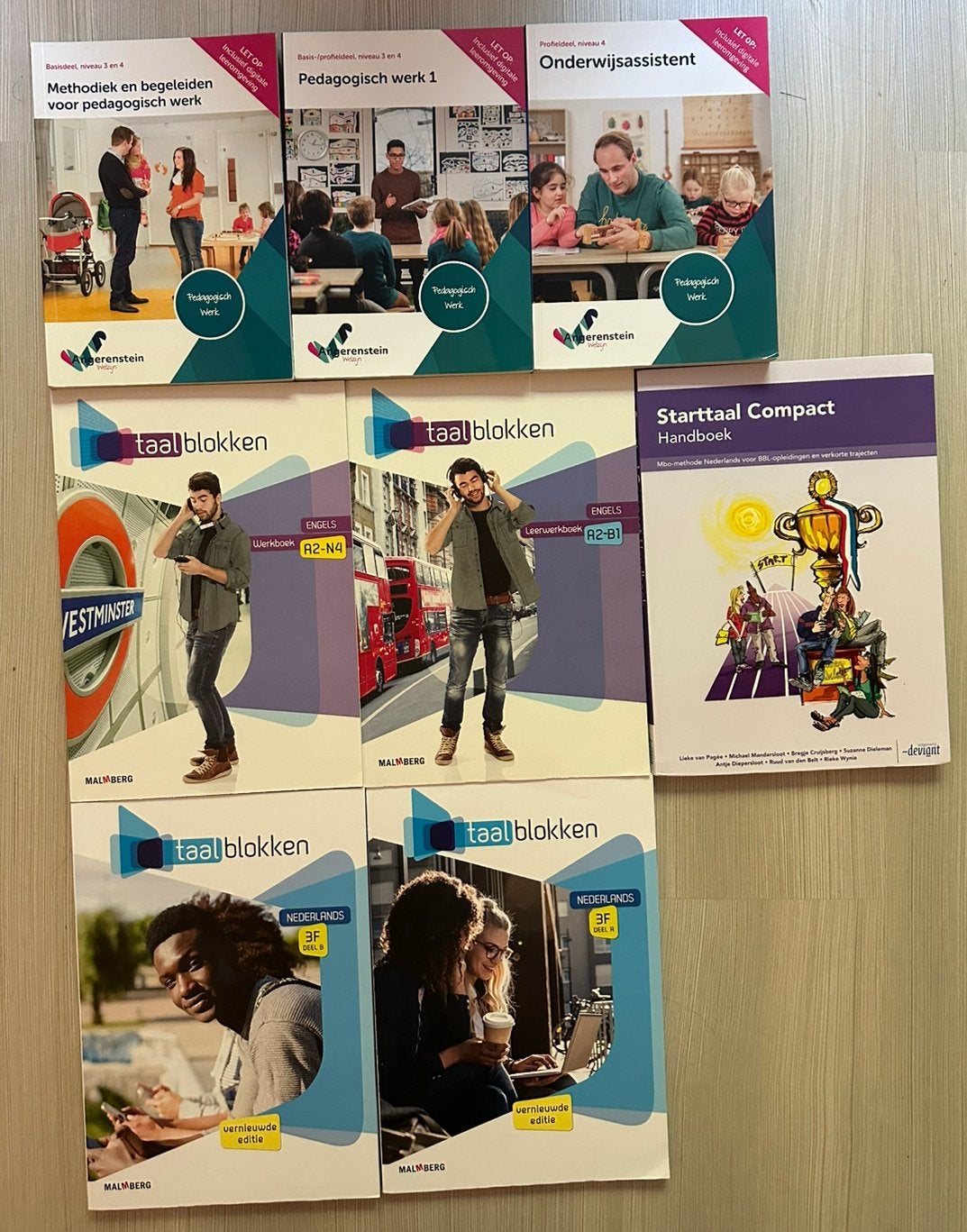 BUNDEL - onderwijsassistent boeken MBO niveau 4, Ophalen, Zo goed als nieuw, Overige niveaus, Overige vakken