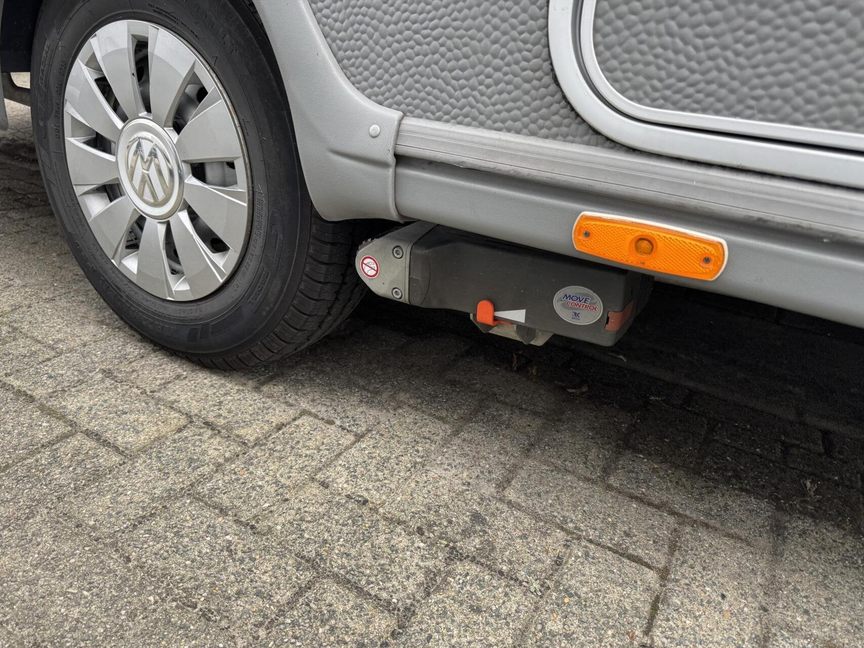 Dethleffs CAMPER 510V, ENKELE BEDDEN, RONDZIT,MOVER,VOORTENT, Rondzit, Bedrijf, Hordeur, Tot en met 4