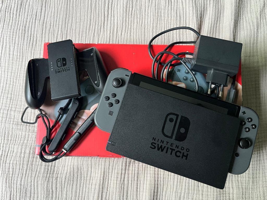 Nintendo Switch Grijs Compleet (alle accessoires + doos), Spelcomputers en Games, Spelcomputers | Nintendo Switch, Ophalen of Verzenden