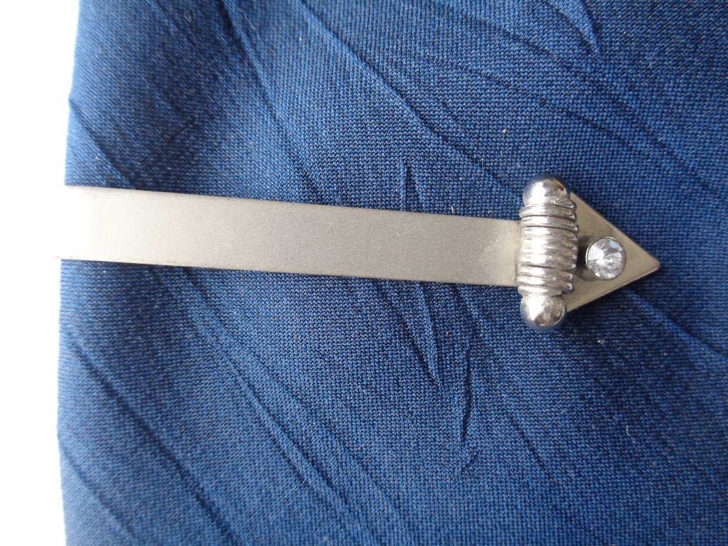 DASSPELD DASKLEM ZILVERKLEURIG PIJL MET STRASS PARELTJE, Ophalen, Zo goed als nieuw