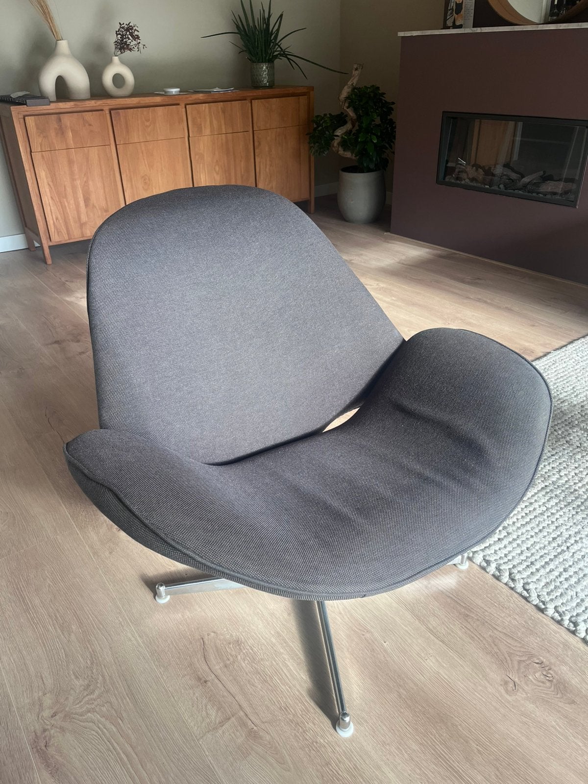 Donkergrijze fauteuil, Ophalen, 75 tot 100 cm, Zo goed als nieuw, 75 tot 100 cm