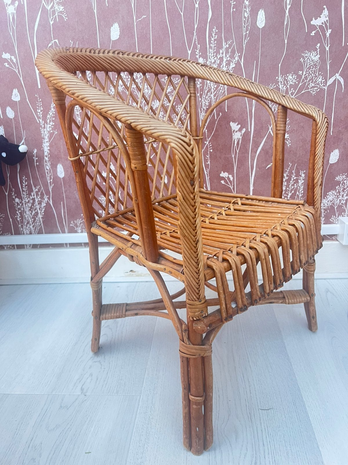 Kinderstoel vintage rotan, Kinderen en Baby's, Kinderkamer | Tafels en Stoelen, Ophalen, Zo goed als nieuw, Stoel(en)