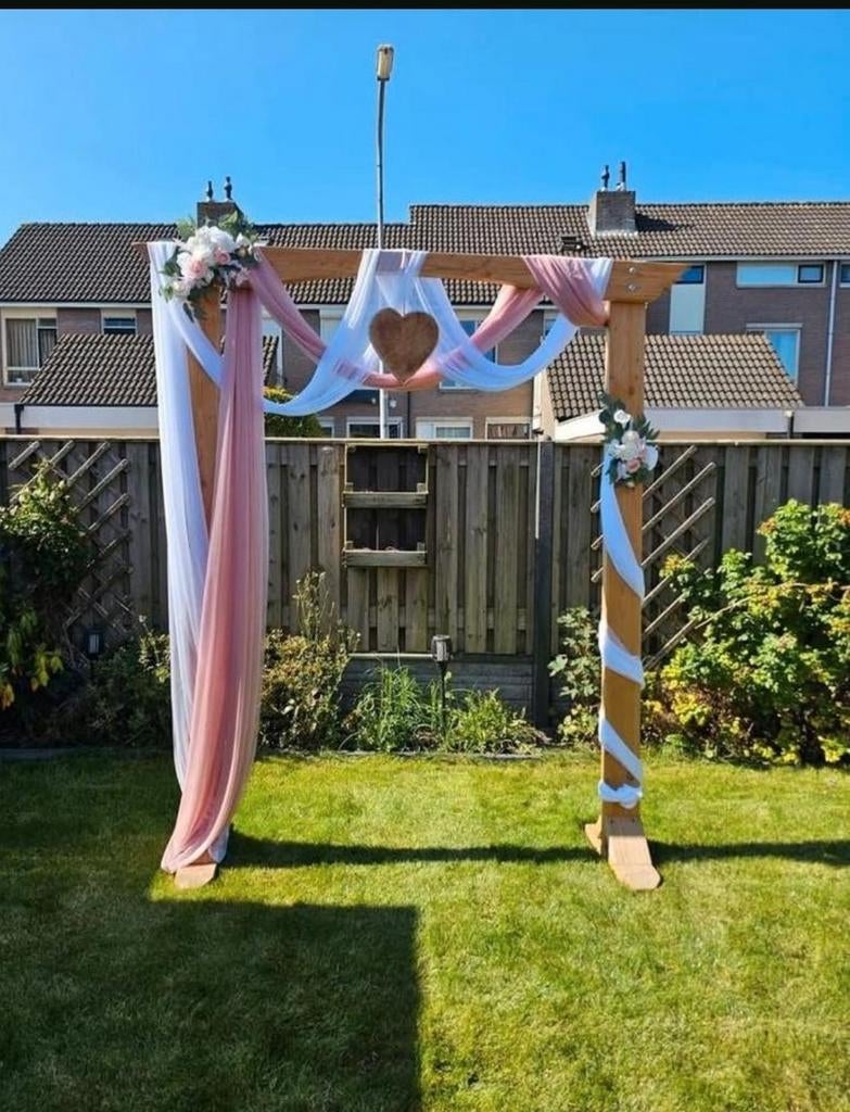 Trouwboog te huur, Ophalen, Zo goed als nieuw, Geboorte of Huwelijk