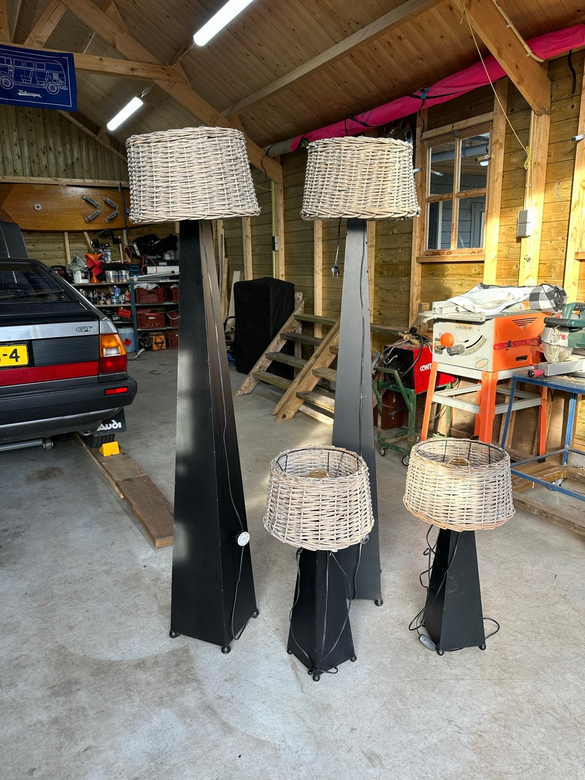 Set van 4 staande lampen met rieten kappen, Ophalen, Zo goed als nieuw, Metaal, 150 tot 200 cm