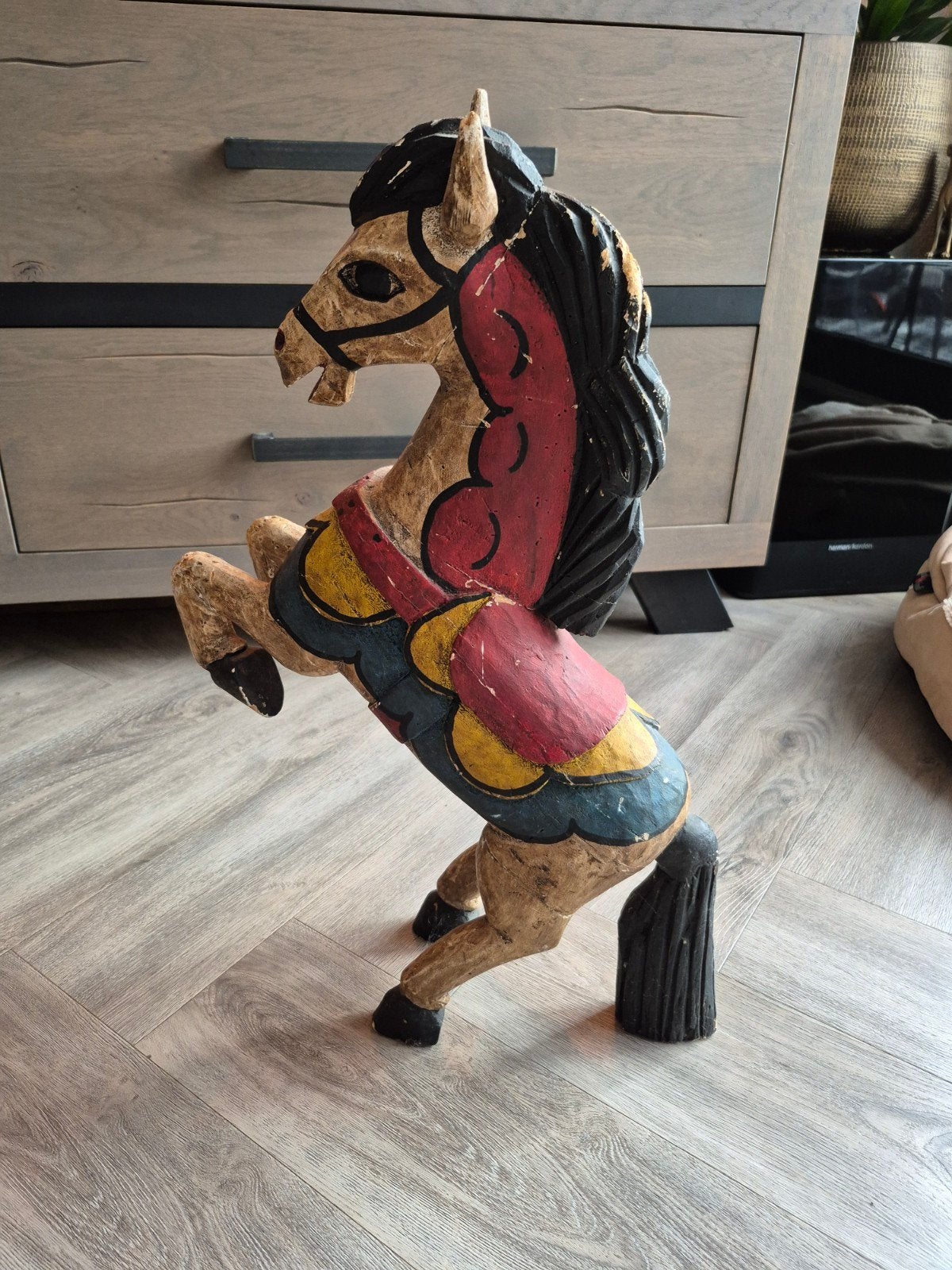 Houten steigerd paard folk art Bali stijl, Huis en Inrichting, Gebruikt, Oosters, Hout, Meerkleurig