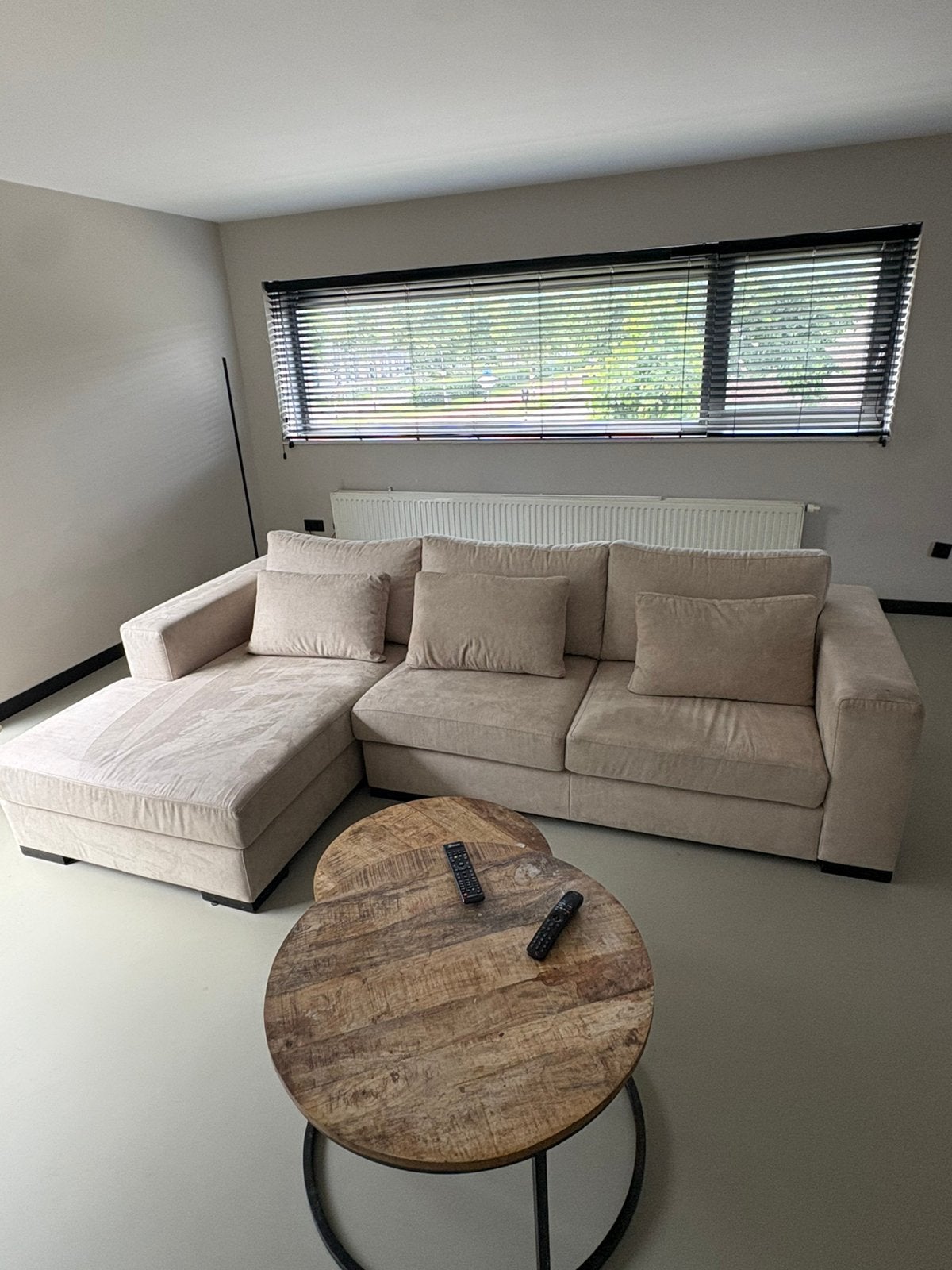 Comfortabele hoekbank beige 2,85 meter breed, Huis en Inrichting, Banken | Bankstellen, Ophalen, 250 tot 300 cm, Gebruikt, 100 tot 125 cm