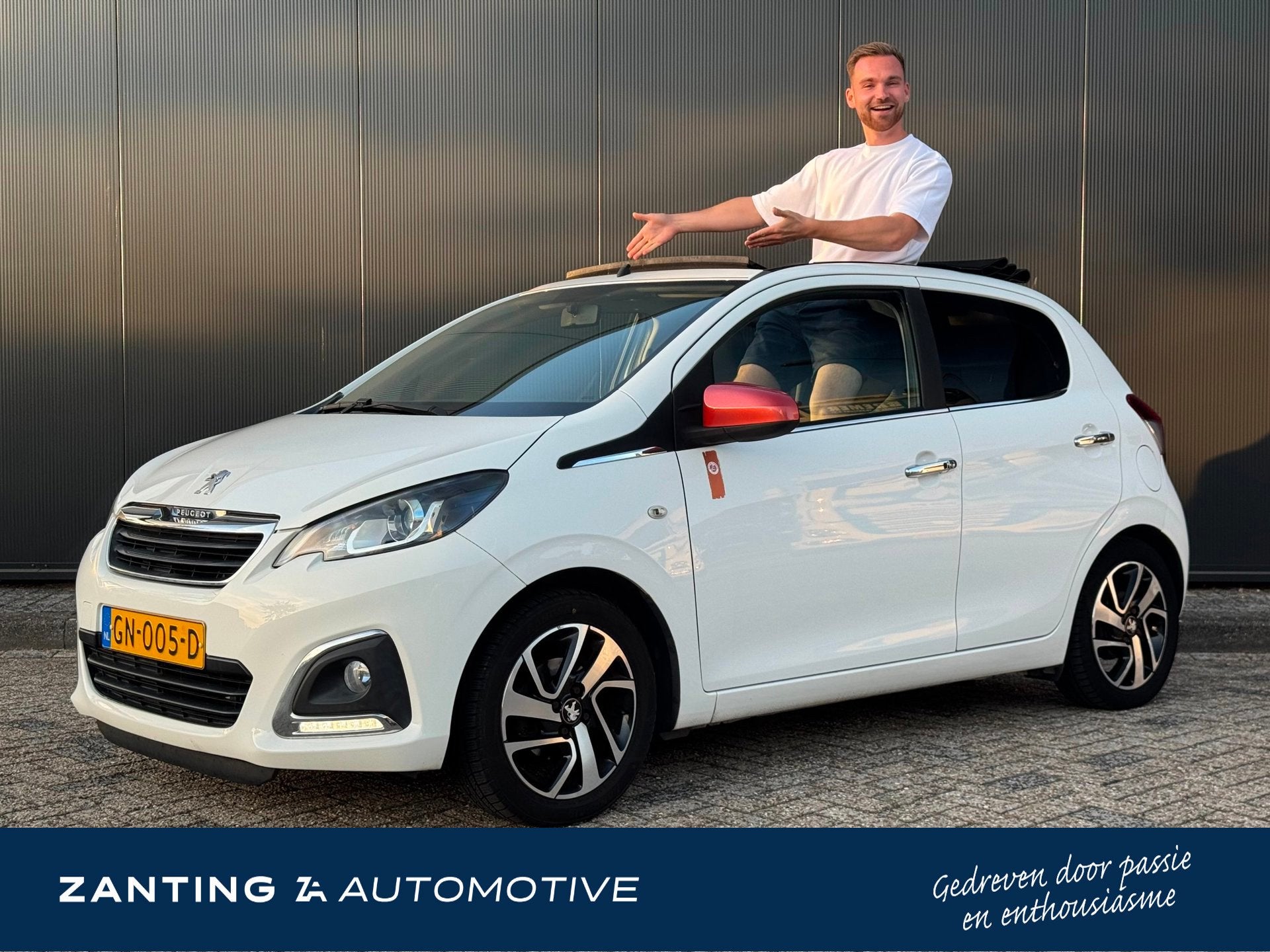 Peugeot 108 1.2 82pk TOP! Roland Garros | Cabrio | Zeldzame, Auto's, Voorwielaandrijving, Stof, 1199 cc, 840 kg