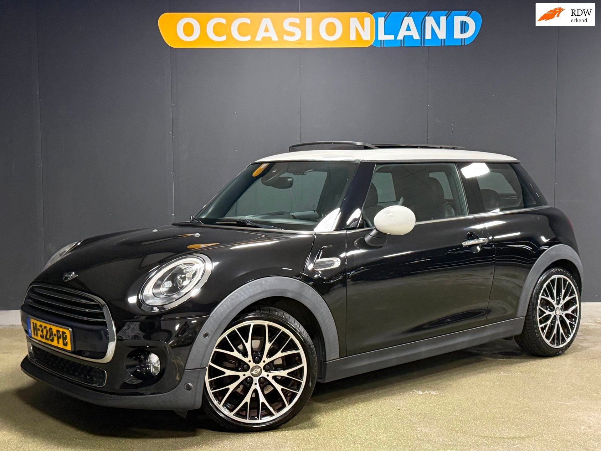 Mini 3-Deurs 1.5 Cooper Chili Serious Business|PANO|SFEER|CA, Auto's, 136 pk, Gebruikt, 4 stoelen, Bedrijf