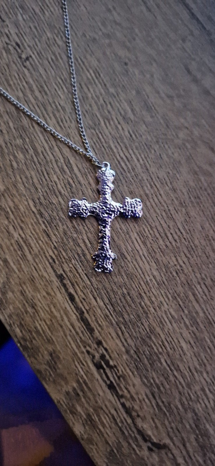 Zilveren kruisje met ketting, Met hanger, Gebruikt, Ophalen of Verzenden, Zilver