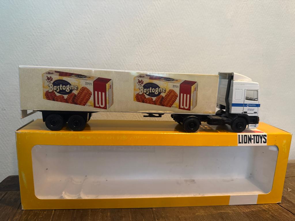 Lion Toys DAF Truck met Bastogne/Evergreen oplegger, Ophalen of Verzenden, Zo goed als nieuw, Overige merken