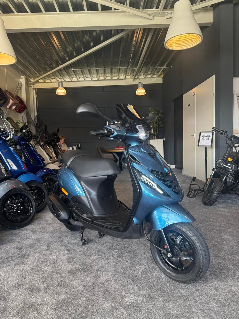 Piaggio Zip 50s | Custom | Brom | Full option | 2025 | Garan
