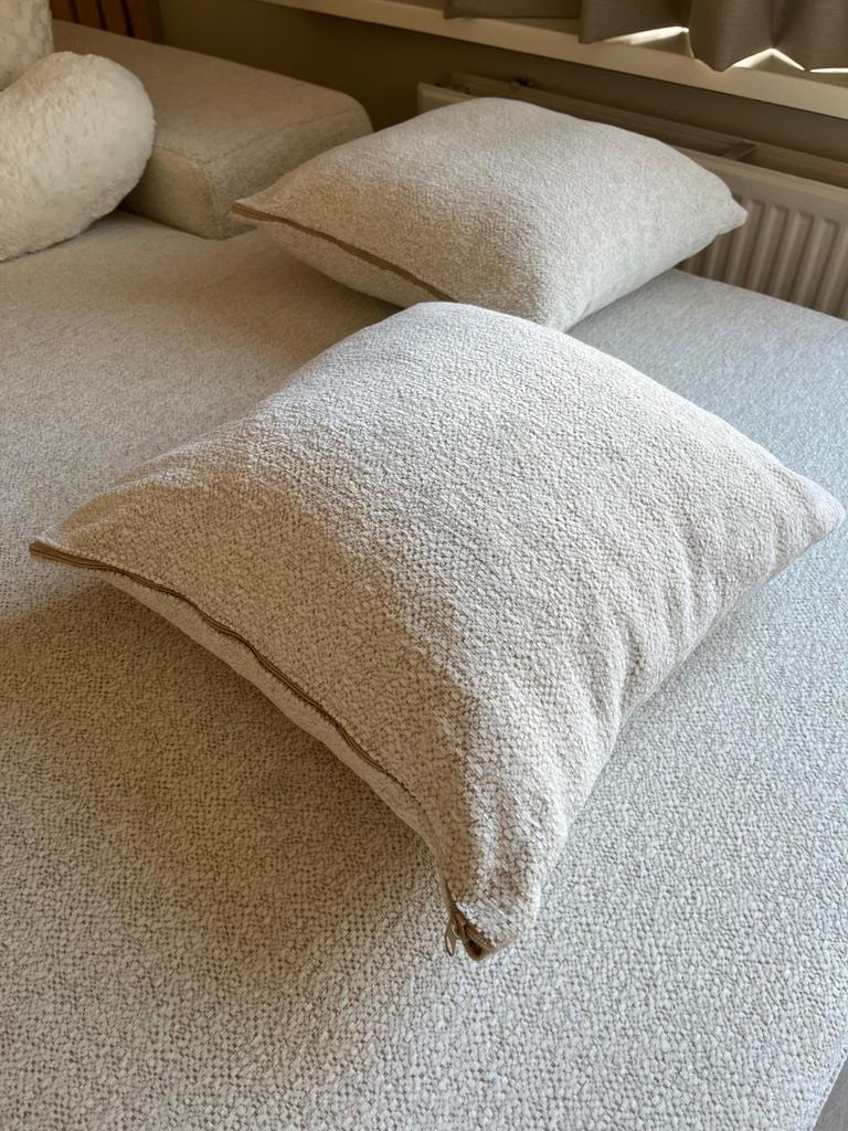 Nieuwe Kussens 40x40 cm, Ophalen, Zo goed als nieuw, Beige, Vierkant