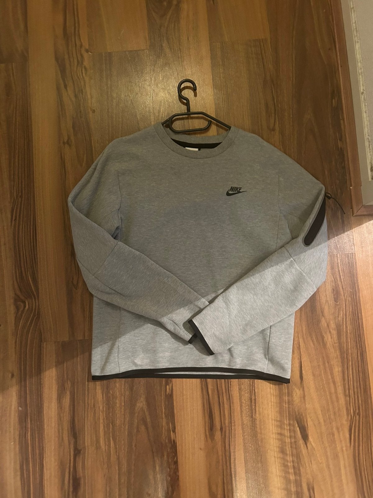 Nike tech fleece trui S, Kleding | Heren, Ophalen of Verzenden, Zo goed als nieuw, Maat 46 (S) of kleiner, Grijs