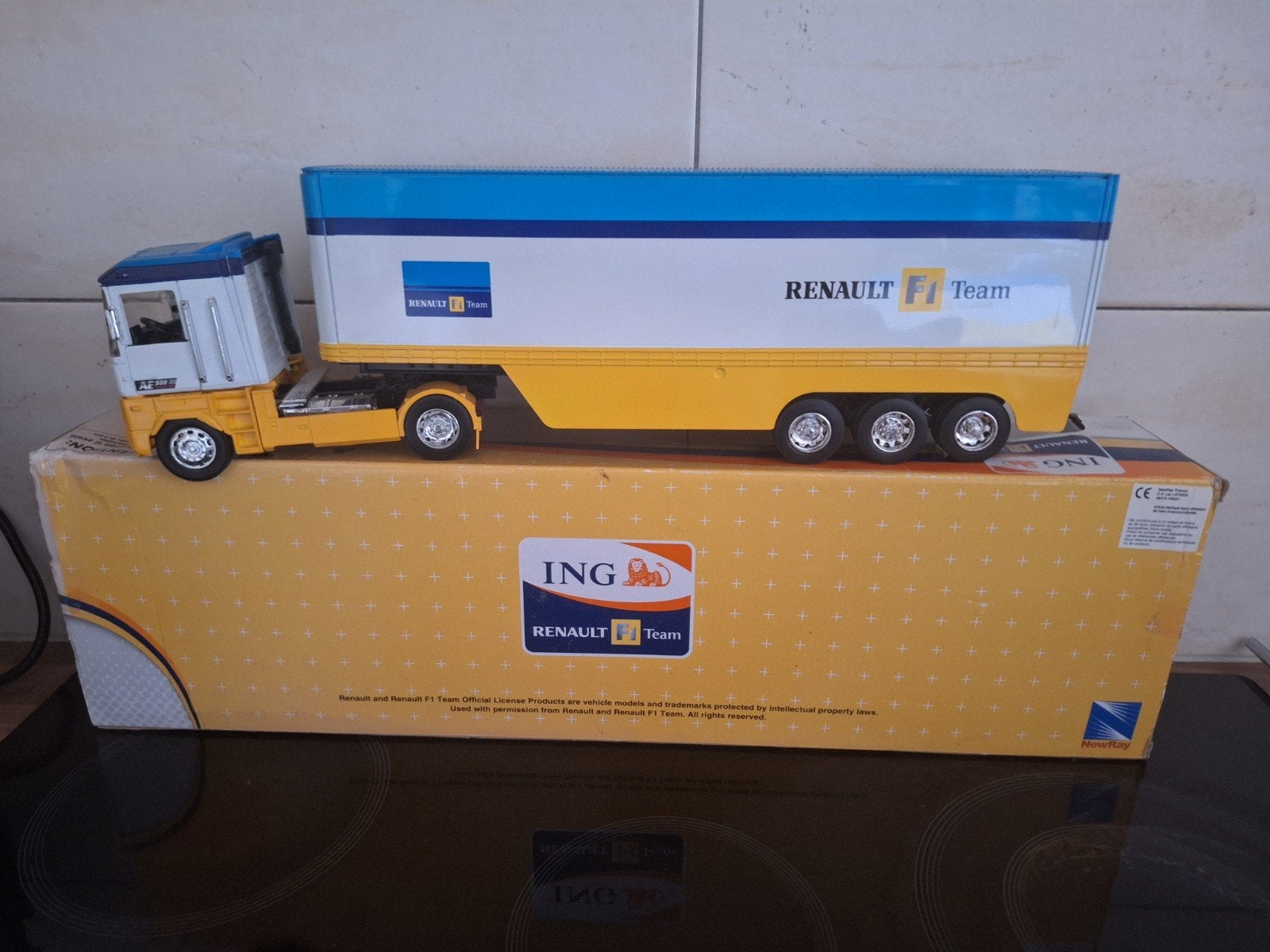 Renault F1 Team Truck Model - Nieuw in Doos, Ophalen, Nieuw, Bus of Vrachtwagen, Overige merken