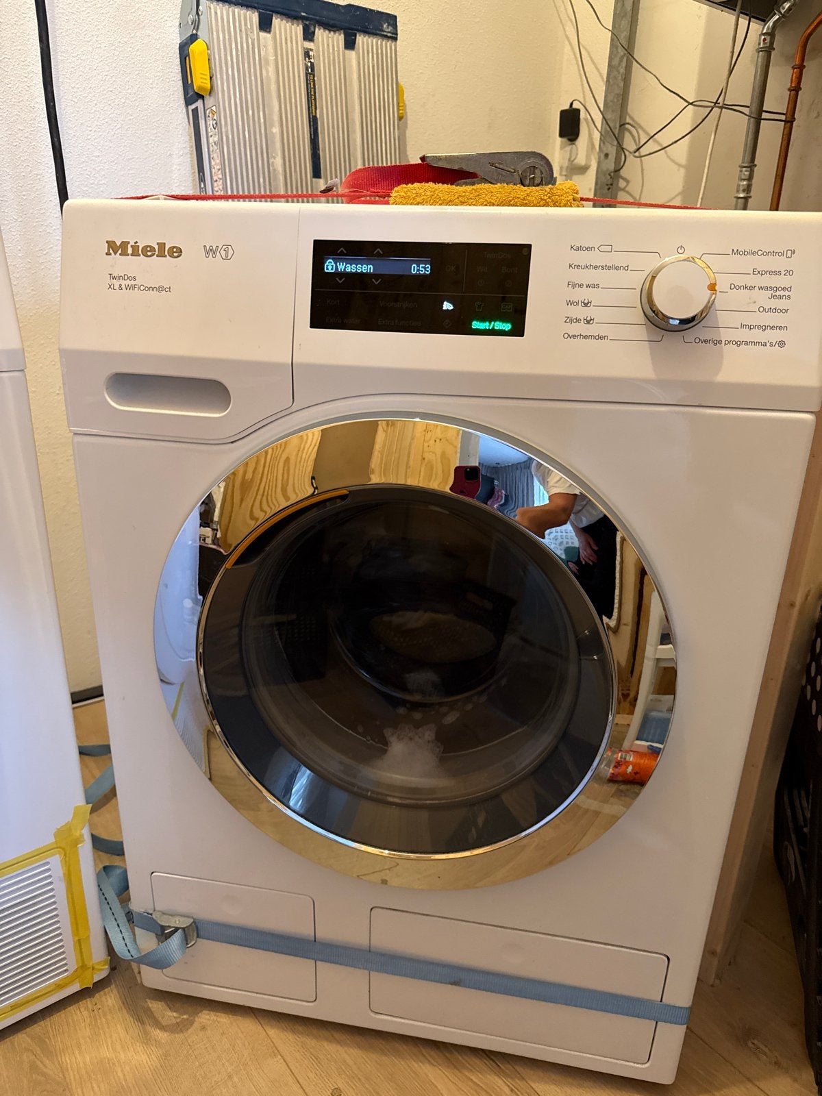 Miele W1 Wasmachine - Werkt perfect, bovenklep los