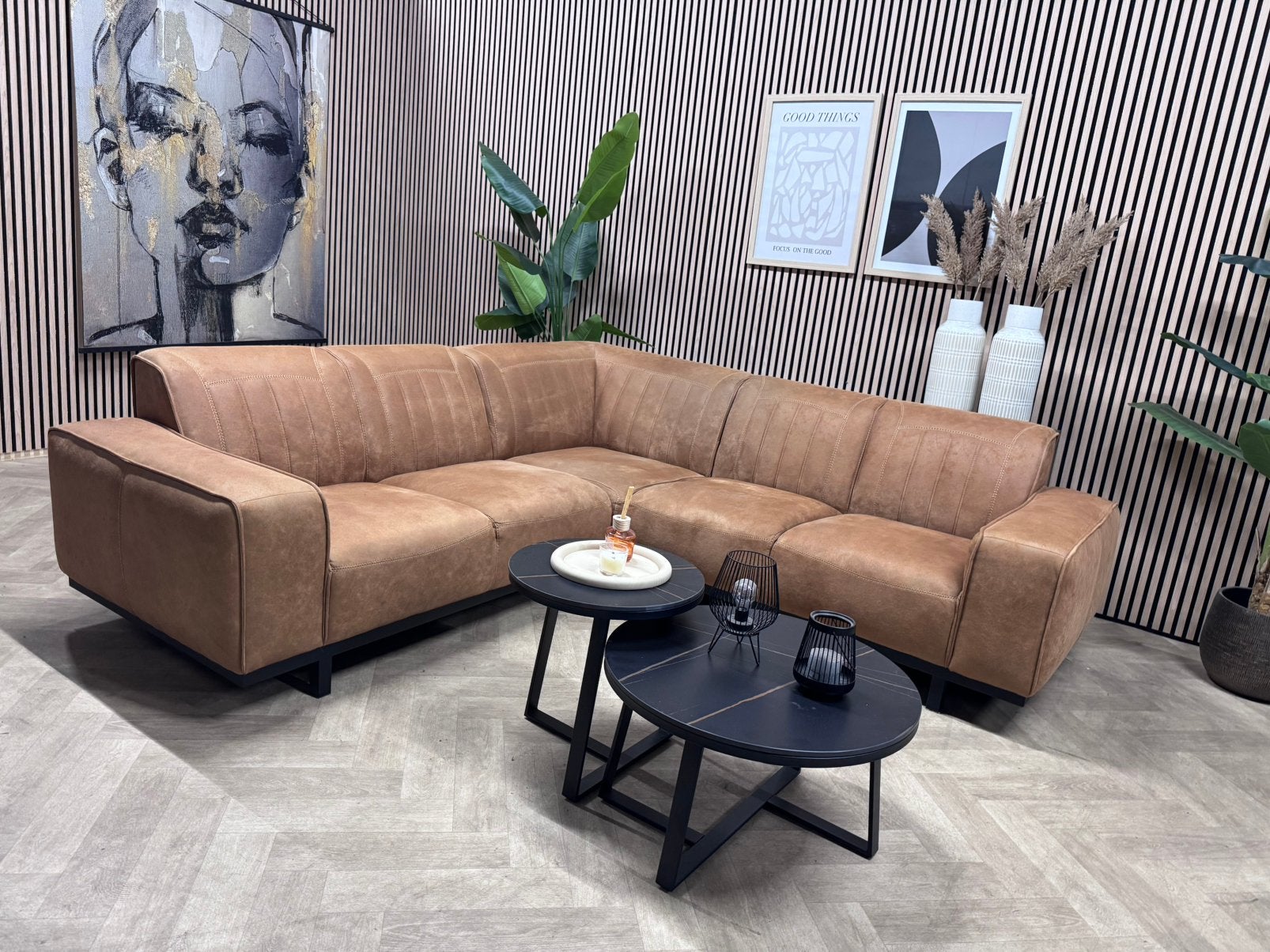 ZGAN De Bommel Hoekbank Microleer - Cognac - 240 x 240, Huis en Inrichting, Banken | Bankstellen, 250 tot 300 cm, -, -, Hoekbank